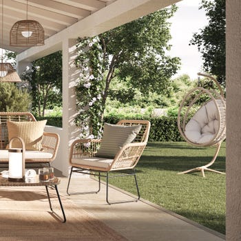 Poltrona sospesa Ovo NATERIAL struttura in acciaio beige, cuscini in poliestere beige