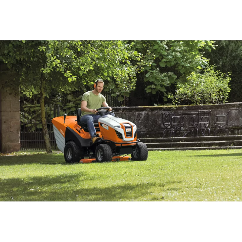 Trattorino rasaerba STIHL RT 6127 ZL