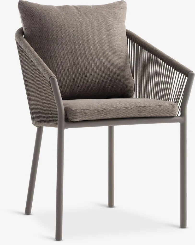 RAUMA Tavolo L140 cm + 4 GILJA sedie color sabbia scuro