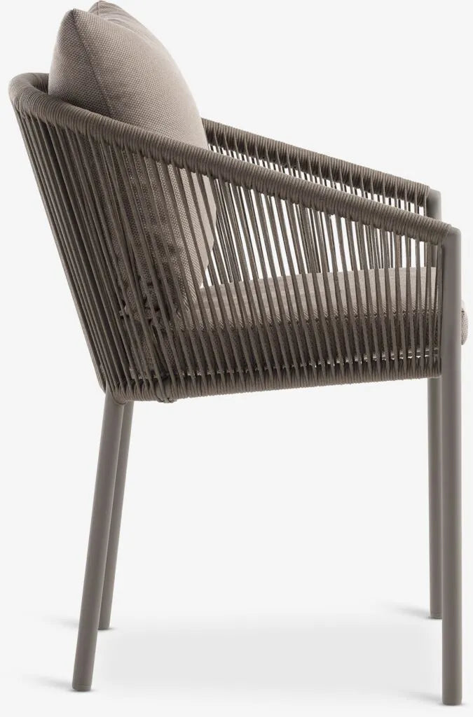 RAUMA Tavolo L140 cm + 4 GILJA sedie color sabbia scuro